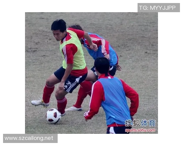 弯手转场足球明星背后的故事与成就解析